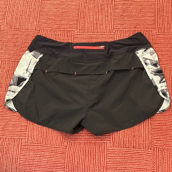 MPG size 11 Women's Athletic lined Shorts with Black and Gray Geometric Pattern - Picture 10 of 15